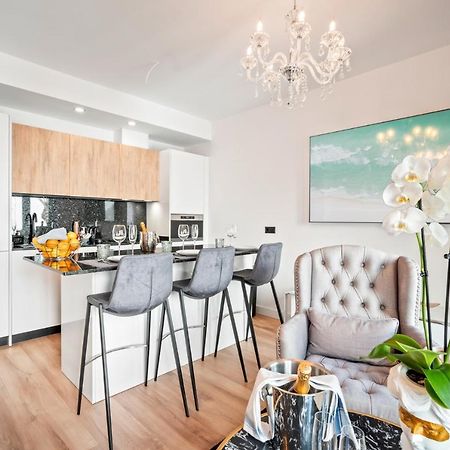 Puerto Banus Luxurious Apartment In The Heart Of The Port Marbella Exterior photo